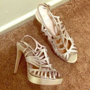 Vince Camuto VC Janene platform evening sandals